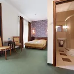 Osrodek Wypoczynkowy Amadeusz Semesteranläggning (resort) *